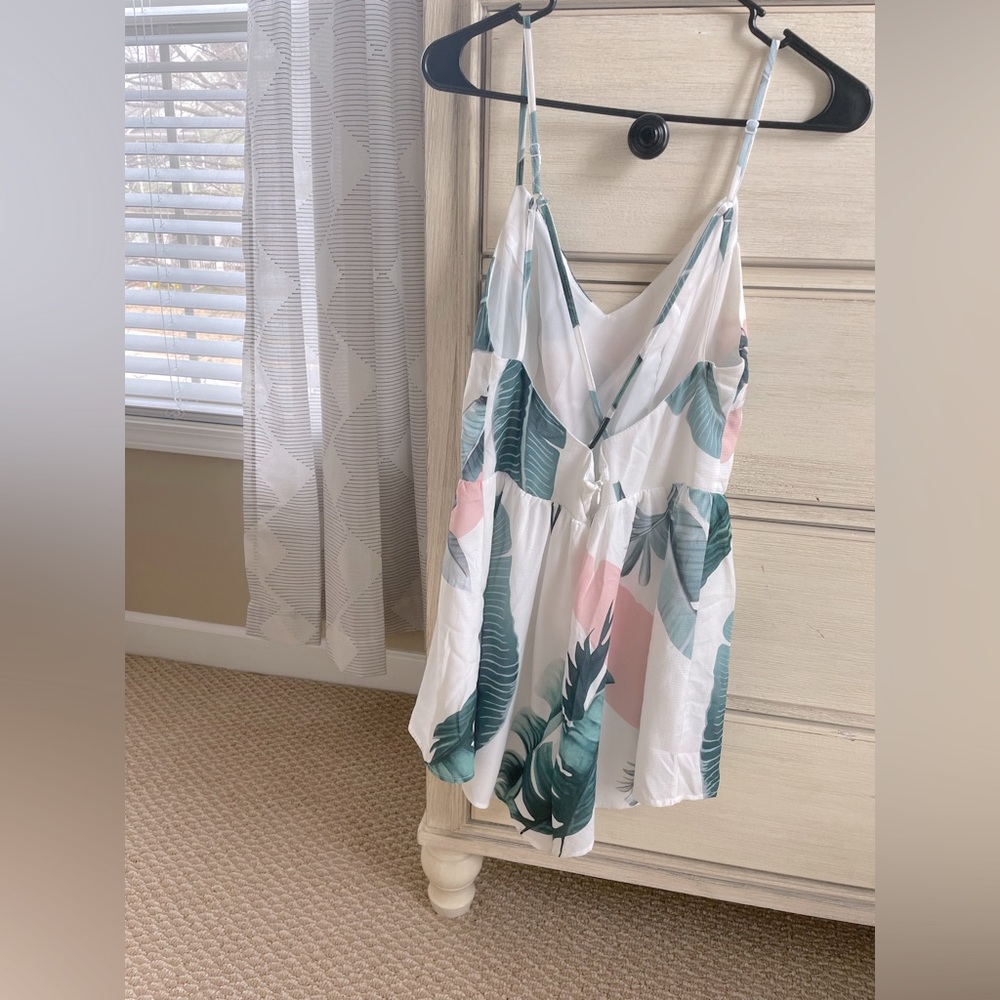 White romper with greenery and pink design - Picture 2 of 4